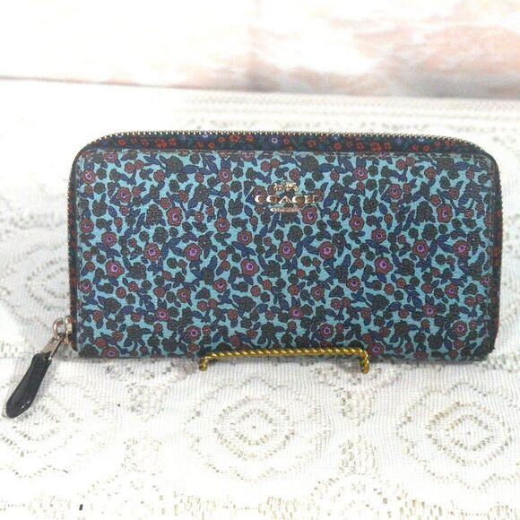 Coach Handbags - Coach Phone Wallet in Ranch Floral Print Mix Coated Canvas New